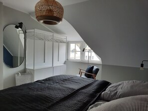 3 Schlafzimmer, Reisekinderbett, Internetzugang