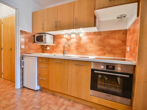 Réfrigérateur, micro-ondes, four, lave-vaisselle