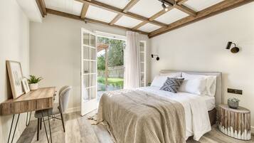 In-room safe, iron/ironing board, travel cot, free WiFi