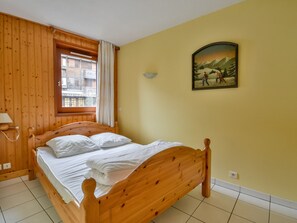 1 bedroom, bed sheets - Apartment for 6 at center, near slopes, parking (Morzine)