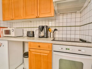Kühlschrank, Mikrowelle, Geschirrspüler