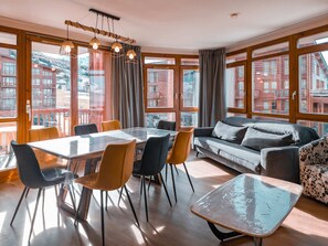 TV, fireplace, offices - 3-room apartment with balcony, WIFI, parking and pool access, Les Arcs 1800 (Les Arcs 1800)