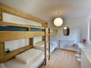 4 chambres, bureau, literie fournie