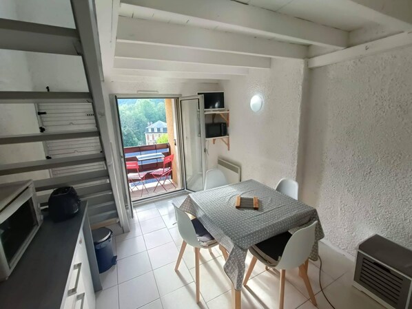 تناول الطعام