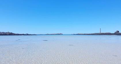 House 20m from the sea with view of the Ile Vierge lighthouse