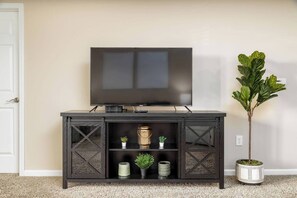 Interior - The New Albany Perch | Top Floor | Pet-Friendly! (Westerville)