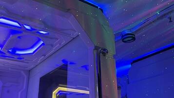 Deluxe Room, Mixed Dorm | In-room safe, desk, laptop workspace, free WiFi