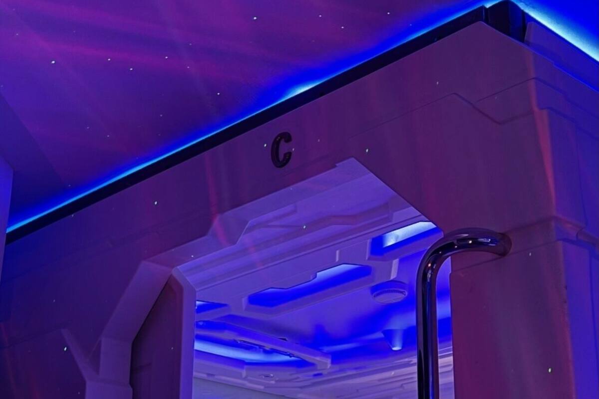 deluxe room, mixed dorm | 1 bedroom, in-room safe, desk, laptop workspace