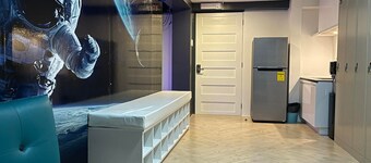 BMAX SPACEPODS