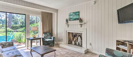 TV, fireplace, DVD player, books
