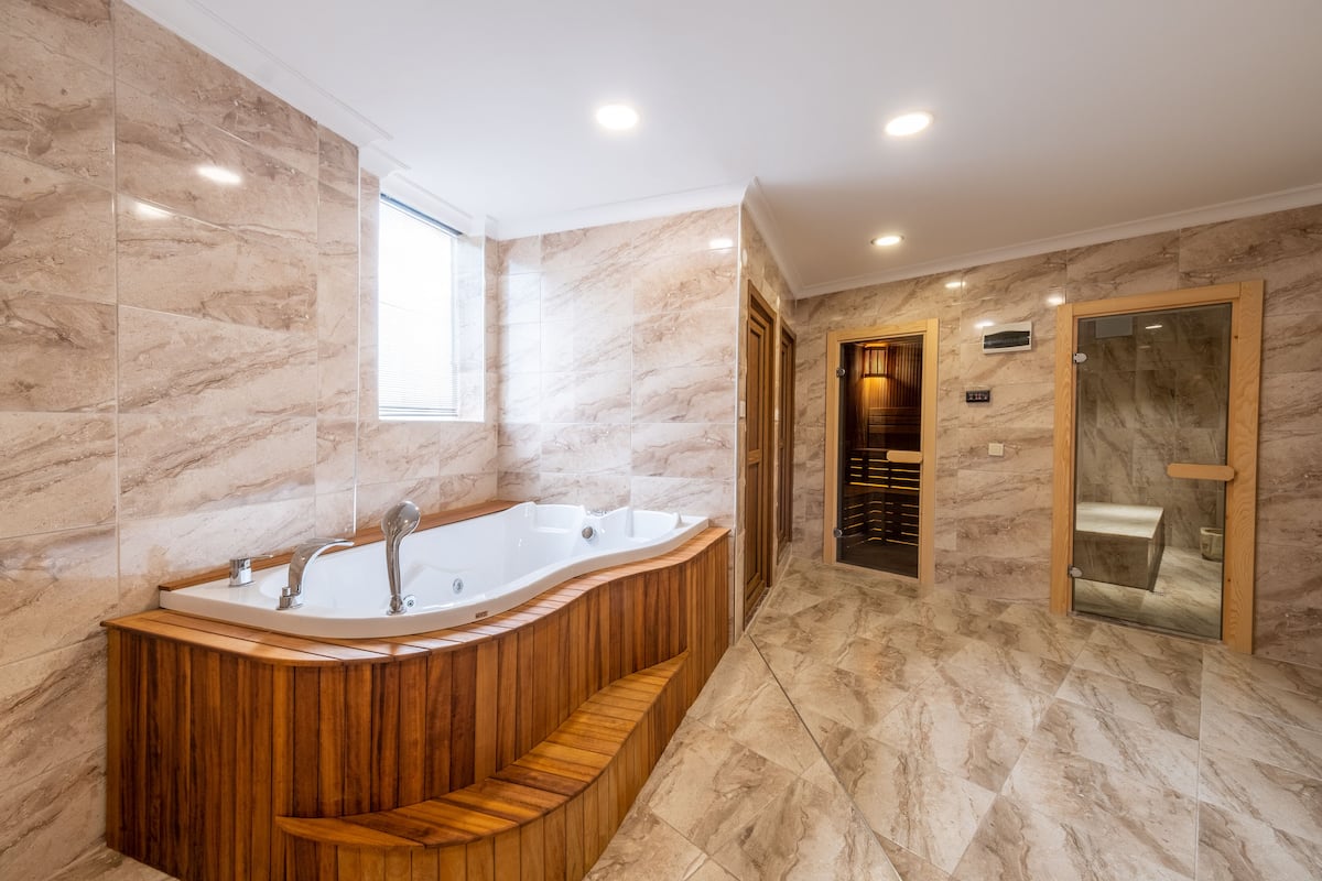 Executive Penthouse, Sauna, City View