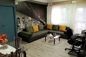 Smart TV, computer monitors - Casablanca Appartement Calme, 4 mm Gare et Tram (Casablanca)
