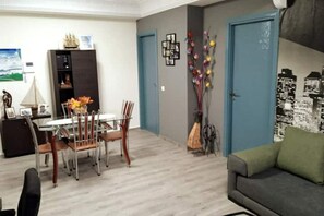 Smart TV, computer monitors - Casablanca Appartement Calme, 4 mm Gare et Tram (Casablanca)