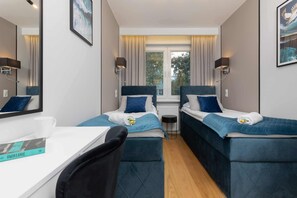 3 habitaciones, escritorio, tabla de planchar con plancha y wifi 