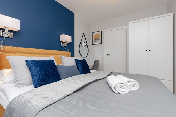 3 bedrooms, desk, iron/ironing board, WiFi