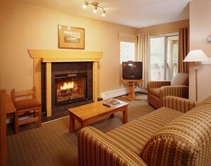 Télévision, cheminée