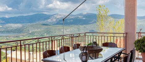 Family Apartment | Balcony