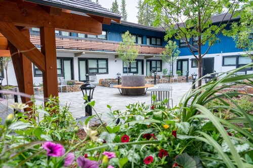Superior King Room in Banff! Free Parking