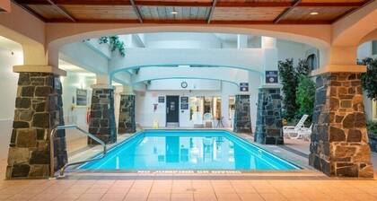 Comfortable Superior Room with Flat-Screen TV