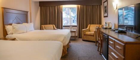 1 chambre, coffre-fort, fer et planche Ă repasser