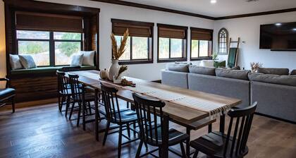 New! The Sanctuary House w/mountain view sleeps 14