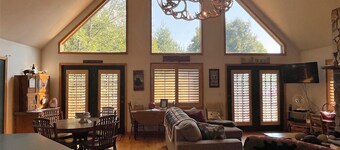 Jolly Rancher Mountain Cabin