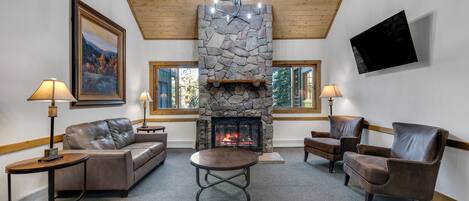 Smart TV, chimenea