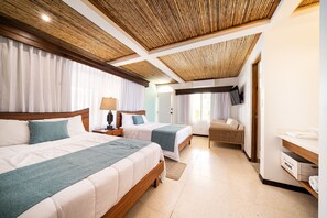 7 bedrooms, WiFi, bed sheets - Villa Potrero Luxury Private Beachfront Home with Housekeeper, Concierge (Provincia de Guanacaste)