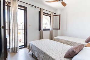 4 habitaciones, tabla de planchar con plancha y wifi gratis 