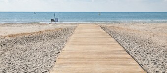 Casa 'Aldea Blanca Santa Pola' cerca de la playa con Wi-Fi