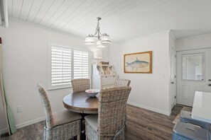 Dining - Island House Beach Resort V40A (Siesta Key)