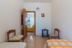 2 chambres, fer et planche à repasser, Wi-Fi gratuit, draps fournis