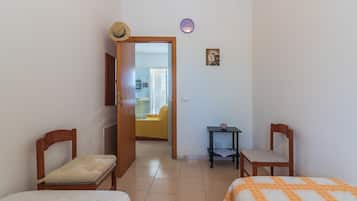 2 Schlafzimmer, BĂŒgeleisen/BĂŒgelbrett, kostenloses WLAN, BettwĂ€sche