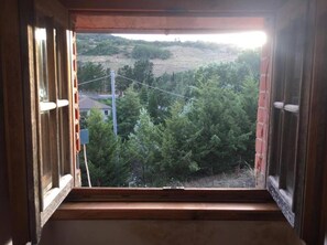 Interior - Apartment 'Residence Lithos' with Mountain View, Garden and Wi-Fi (Petralia Soprana)