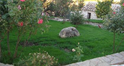 Apartment 'Residence Lithos' with Mountain View, Garden and Wi-Fi