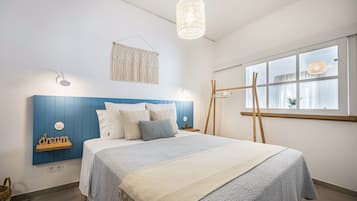 1 habitación, tabla de planchar con plancha, wifi gratis y ropa de cama