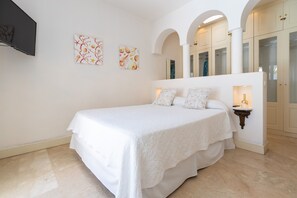 3 bedrooms, free WiFi, bed sheets