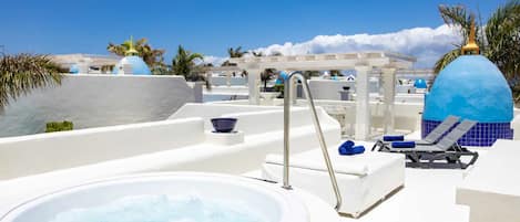 Bain à remous extérieur