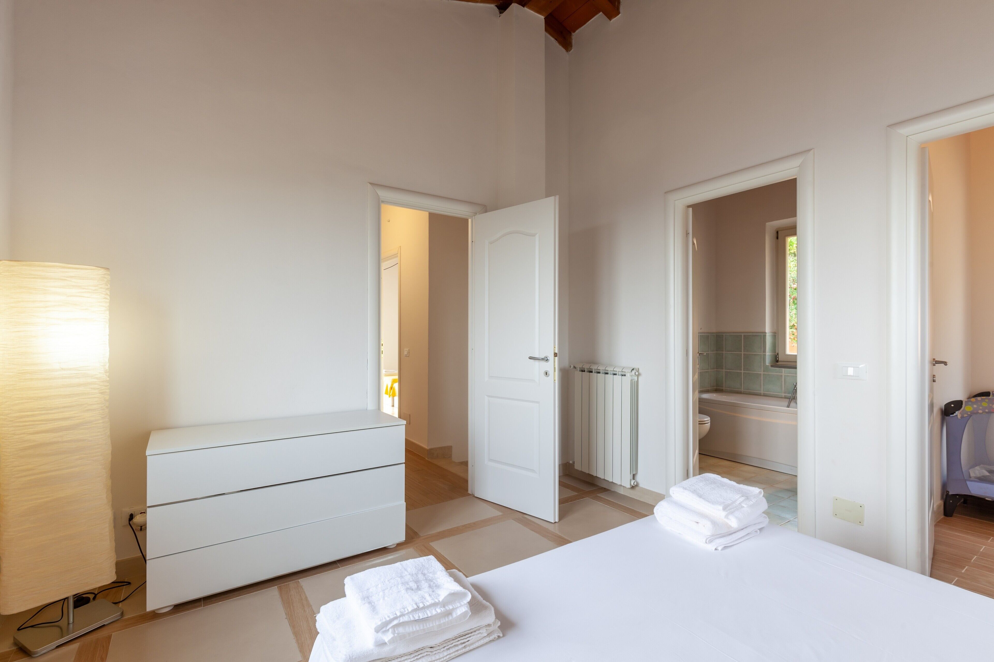 3 camere, Wi-Fi gratuito, lenzuola