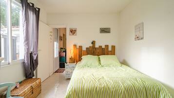 2 bedrooms, free WiFi, bed sheets