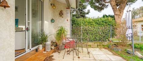 تناول الطعام بالخارج