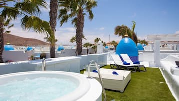 Bain à remous extérieur