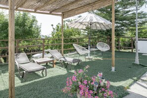 Property grounds - Chalet 'Villa Rosario' with Mountain View, Pool & Wi-Fi (El Bosque)