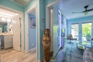 2 habitaciones, escritorio, tabla de planchar con plancha y wifi