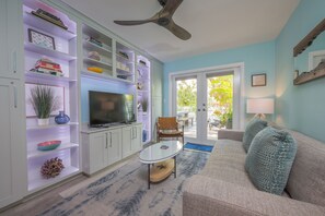Smart TV - AHOY MATE! New Shipyard Listing! (Key West)
