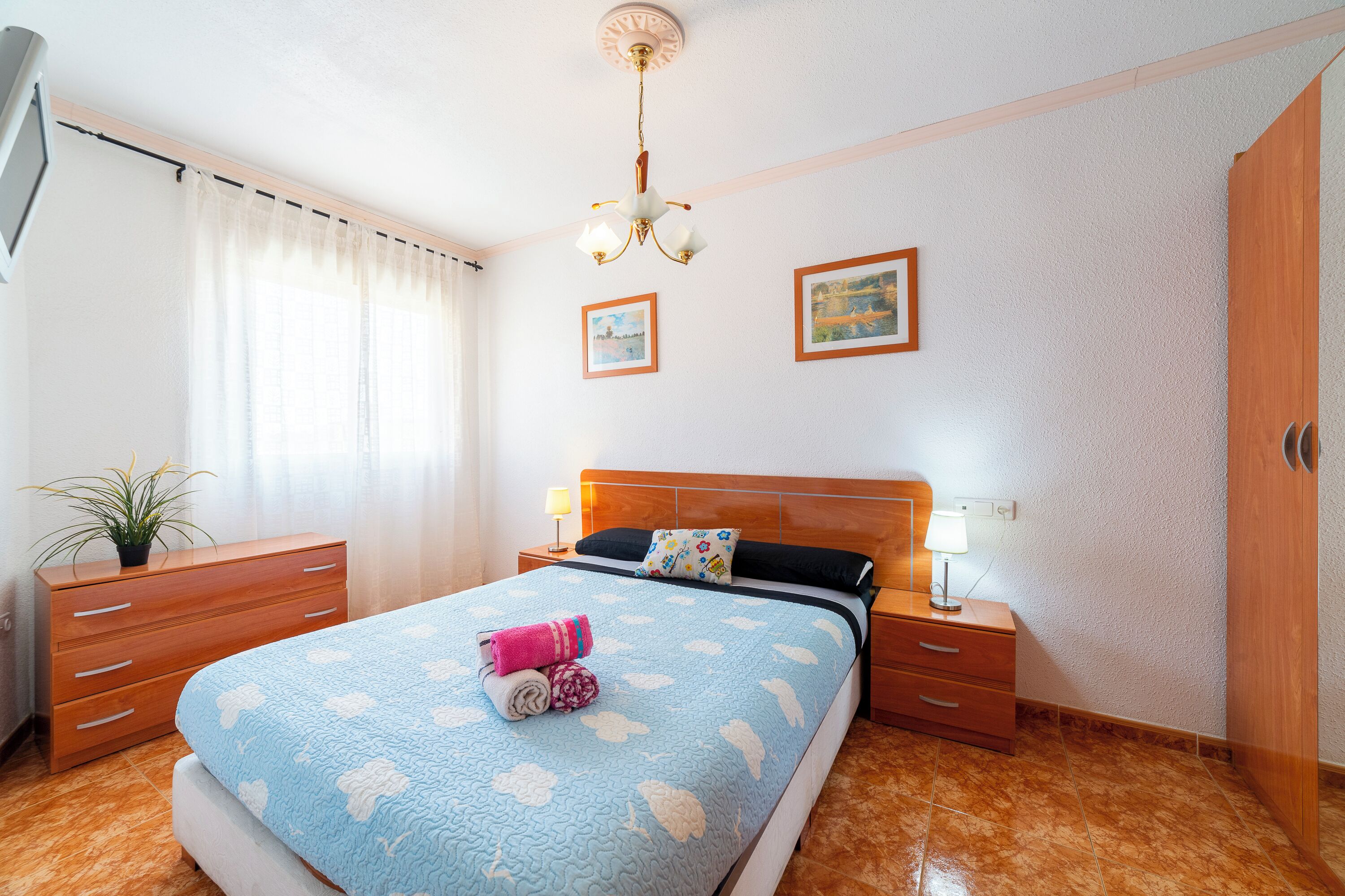 3 chambres, fer et planche à repasser, Wi-Fi gratuit, draps fournis