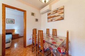 Dining - Holiday Apartment 'Edificio Merlin' with A/C & Wi-Fi (roquetas de mar)