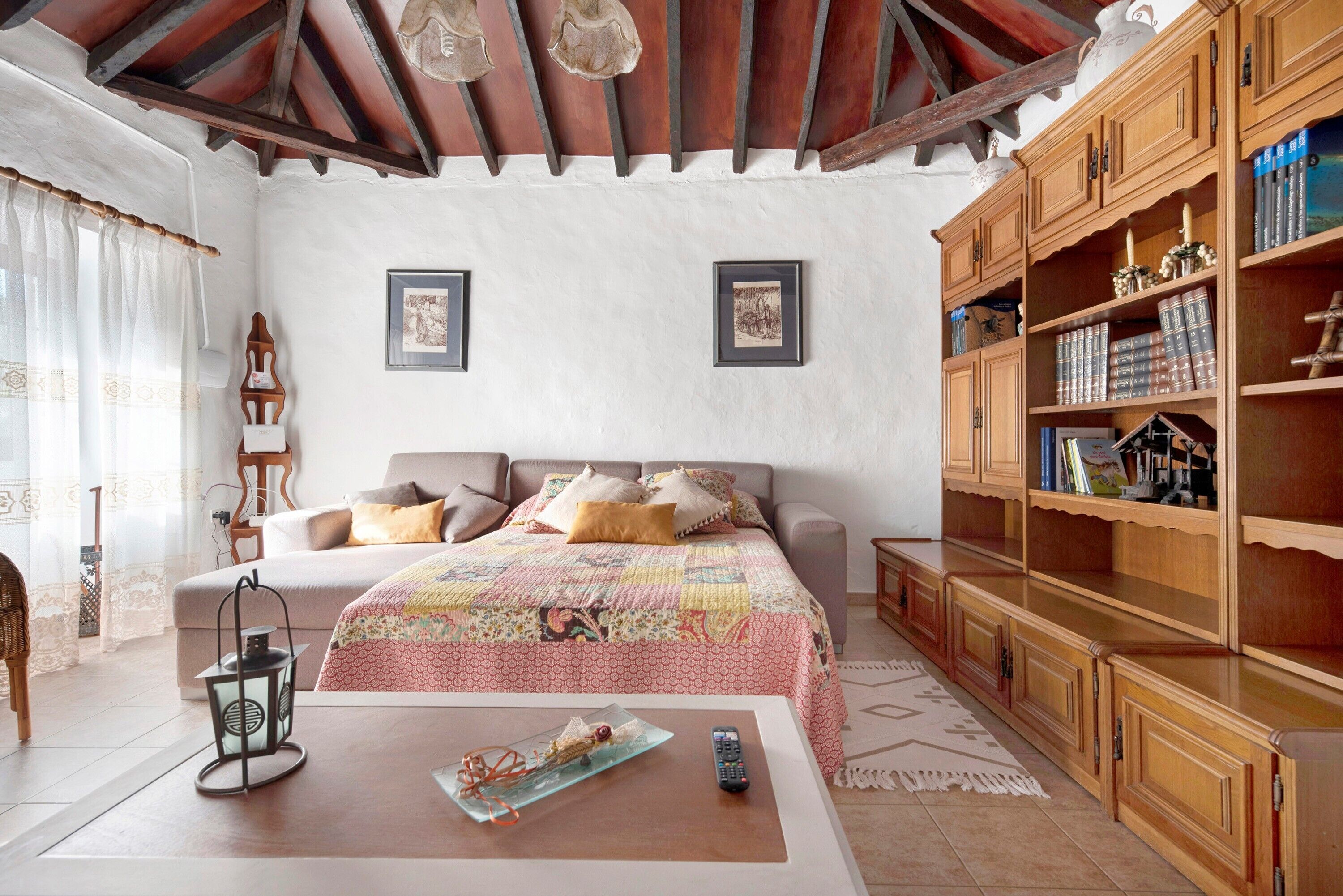 2 habitaciones, tabla de planchar con plancha y wifi gratis 