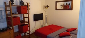 1 bedroom, free WiFi, bed sheets