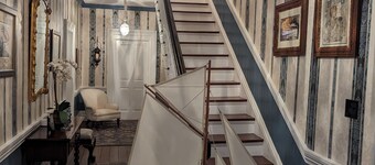 Exclusive use of Second Floor Guest Suite of beautiful Victorian home
